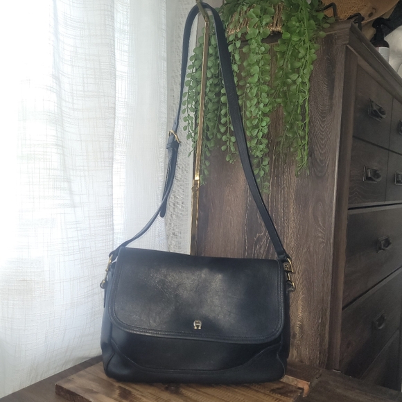 Vintage Eitienne Aigner Black Flap Over Saddle Shoulder/ Crossbody Bag - Picture 1 of 14